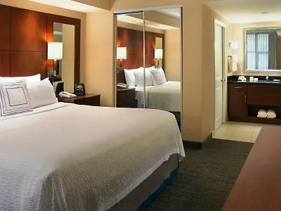 Residence Inn By Marriott Toronto Downtown / Entertainment District Hotel