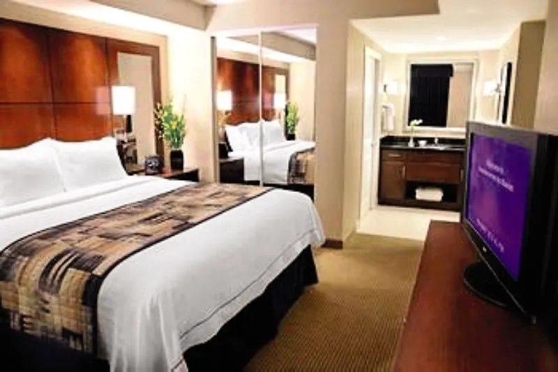 Residence Inn By Marriott Toronto Downtown / Entertainment District