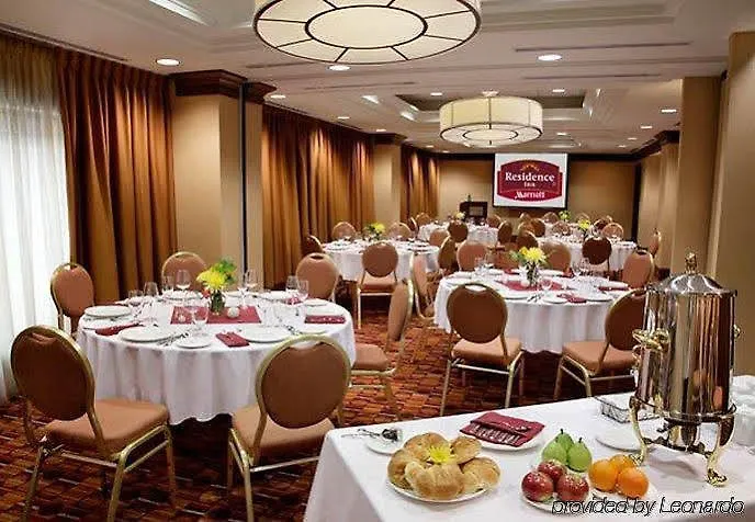Residence Inn By Marriott Toronto Downtown / Entertainment District 4*,