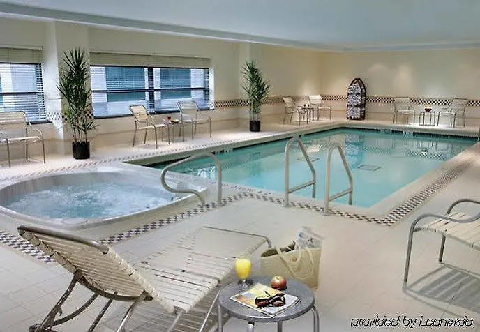 Residence Inn By Marriott Toronto Downtown / Entertainment District 4*,  Kanada