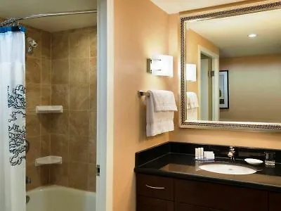 Residence Inn By Marriott Toronto Downtown / Entertainment District